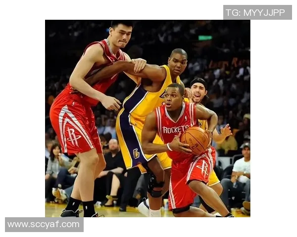 雅加达姚明与篮球明星合照瞬间展现友谊与运动精神